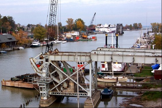 Picture of the removal of the Stutson Street bridge