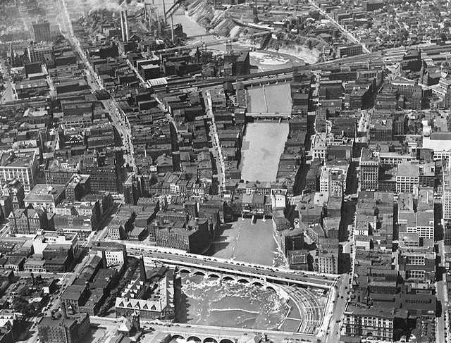 aerialViewOfBridge1929 (94K)