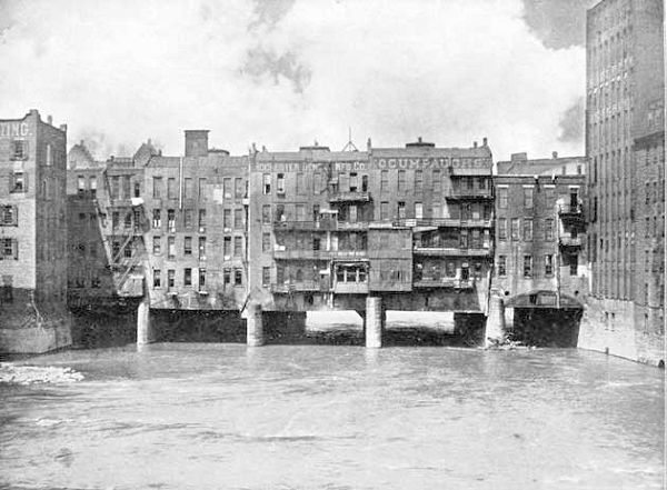 wmainstreetbridge1890e (53K)